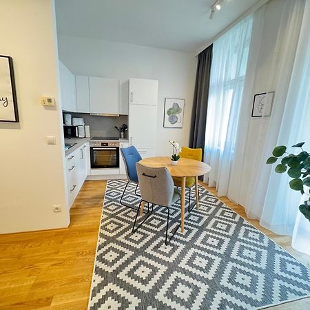 Trendy Apartment Zentral Gelegen Vienna Exterior photo